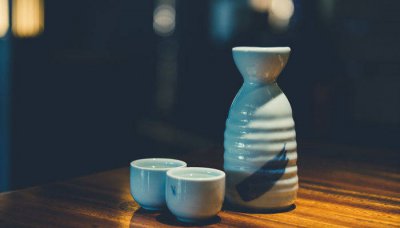 ​古代喝酒用的器皿都叫什么 古代盛酒的器皿叫什么及喝酒的器皿