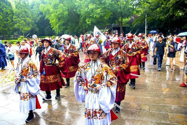 朱元璋《皇明祖训》700年后再读，天下舍我其谁的霸气仍扑面而来