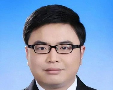 ​李腾：清华高材生，32岁任县委书记，今39岁官至正厅级，未来可期