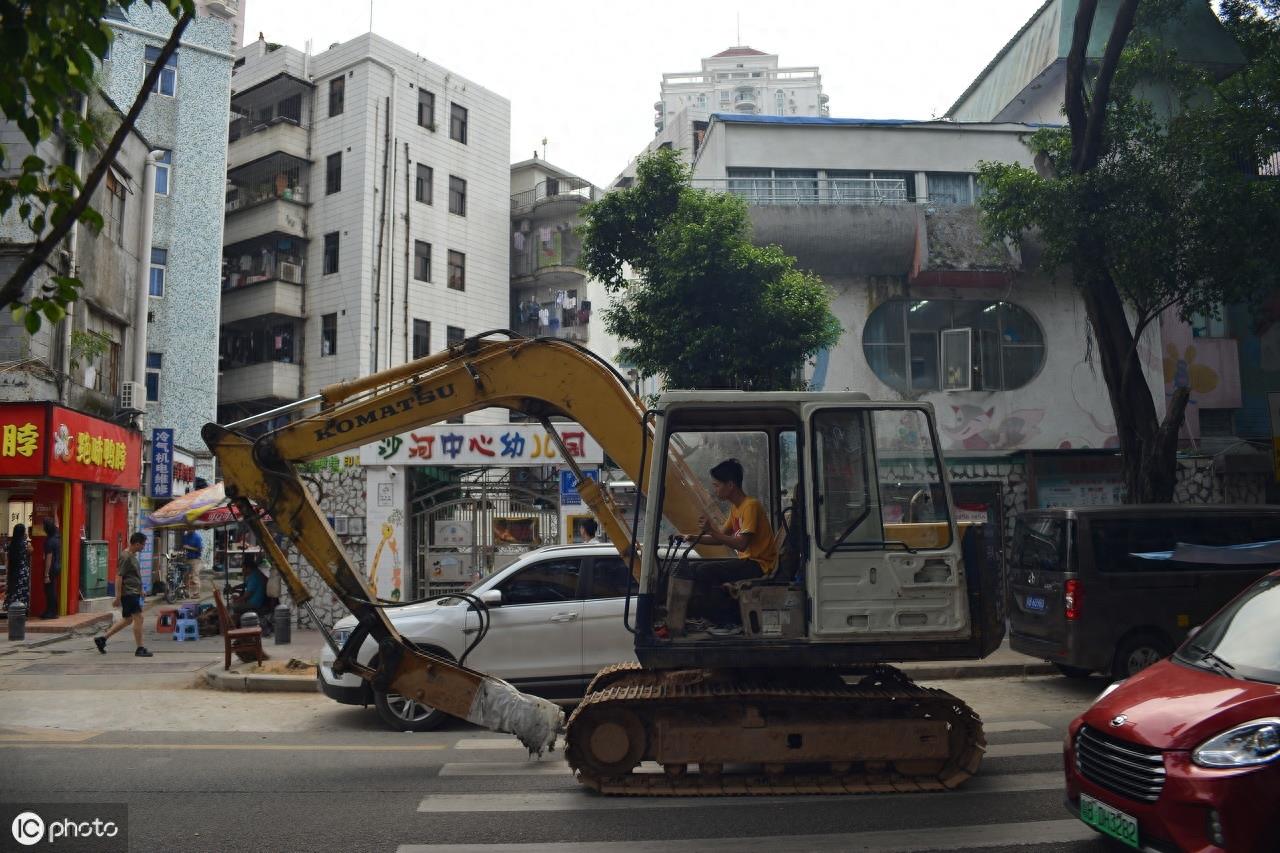 深圳白石洲拆迁，2500栋出租房挤满15万打工者，月底全部搬离